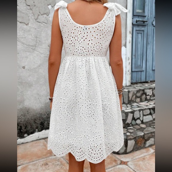 White Sheer Lace Eyelet Embroidered knot Shoulder V Neck Dress Boho - Picture 4 of 4